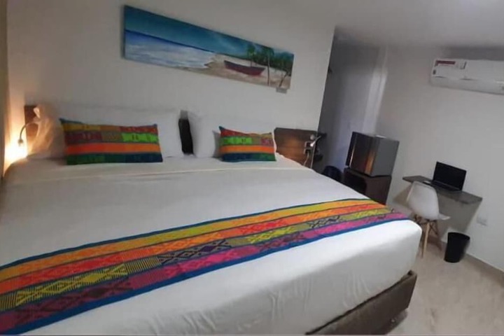 Room 7 of 28