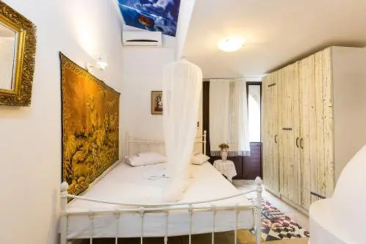 Mamis Mansion by ThinkVilla
