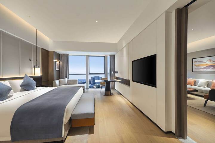Room 30 of 92