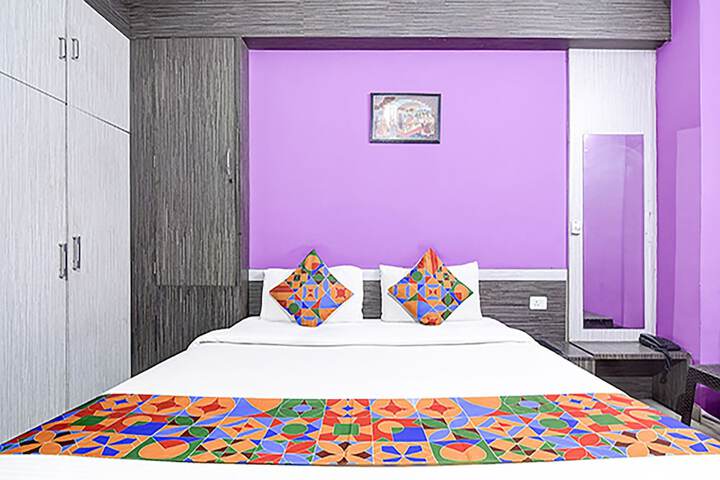 Room 13 of 28
