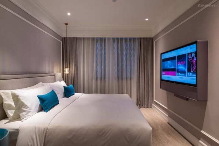 Room 16 of 66