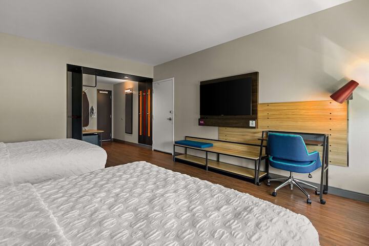 Room 14 of 33