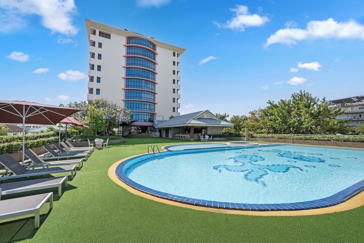 Pool Hotel