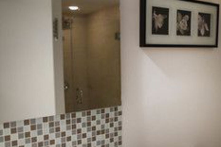 Room 52 of 245