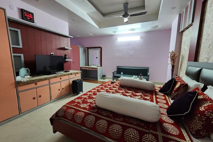 Room 7 of 17