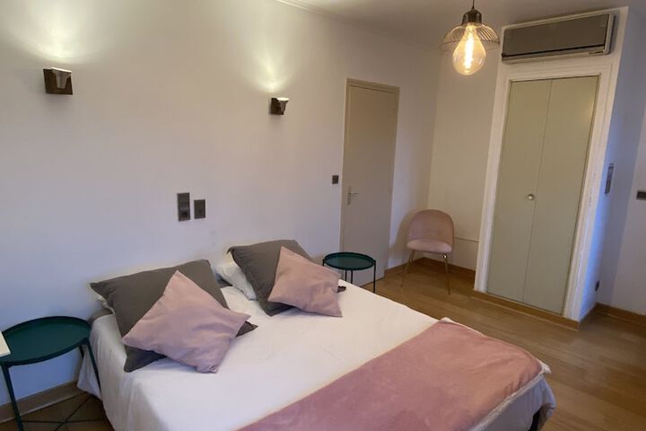 Room 7 of 14