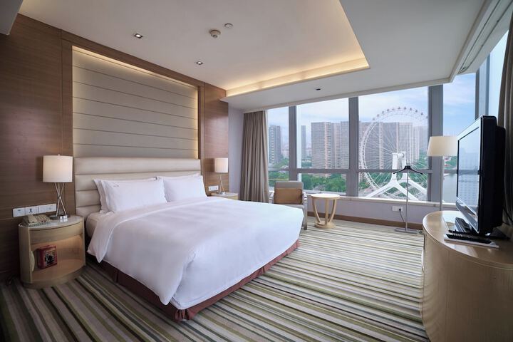 Room 18 of 85