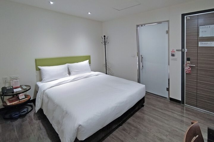 Room 25 of 68