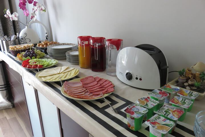 Breakfast/Coffee Service 60 of 85