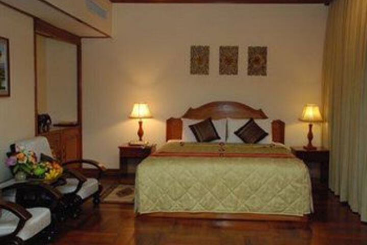 Room 6 of 25