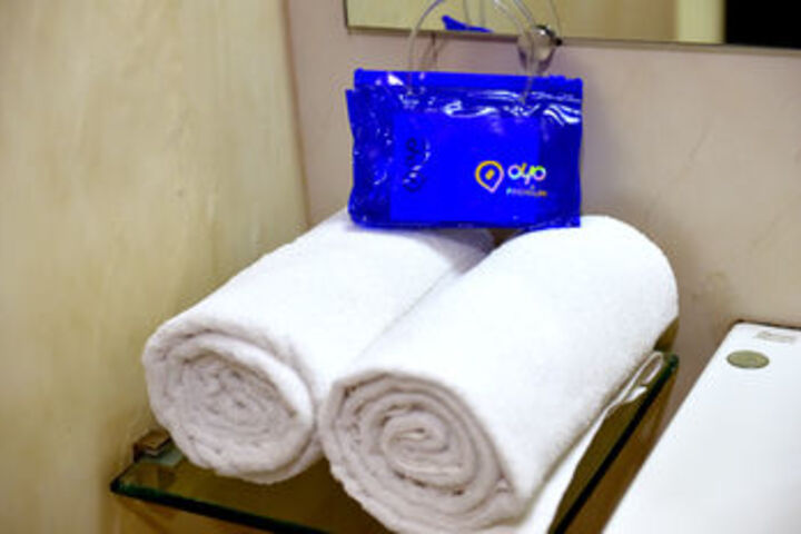 Room 3 of 20