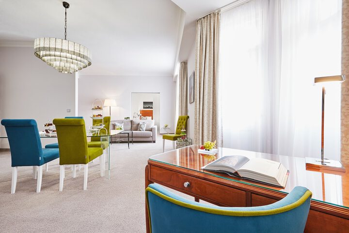 Room 16 of 48