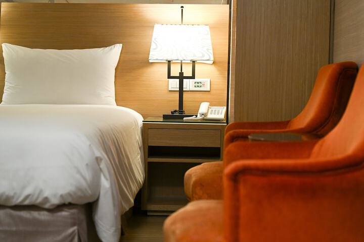 Room 46 of 120