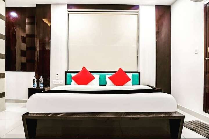 Room 6 of 53