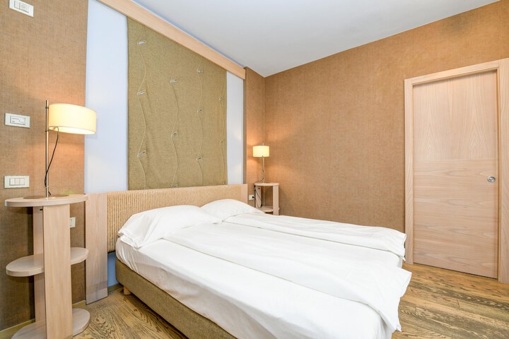 Room 57 of 164