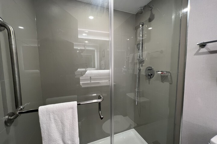 Room 4 of 26