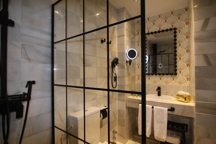 Room 48 of 82