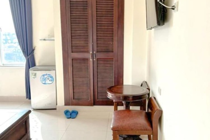 Room 12 of 50
