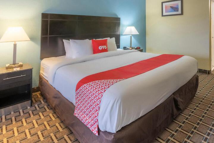 1 King Bed (15 of 29)