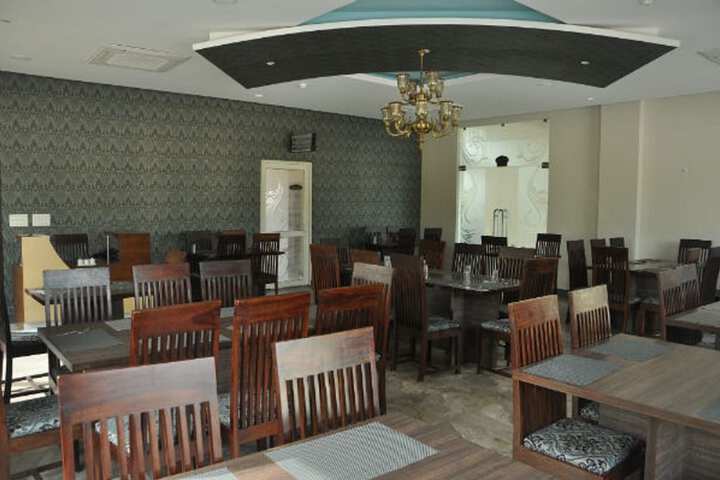 Dining 7 of 23