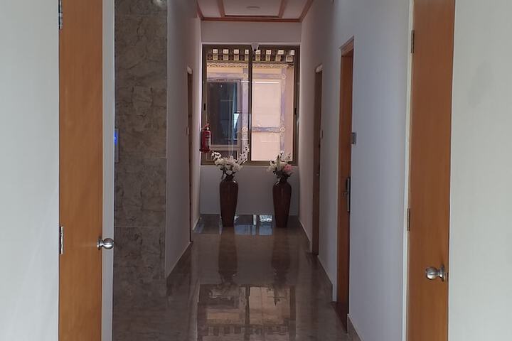 Ballroom/Hall 17 of 21