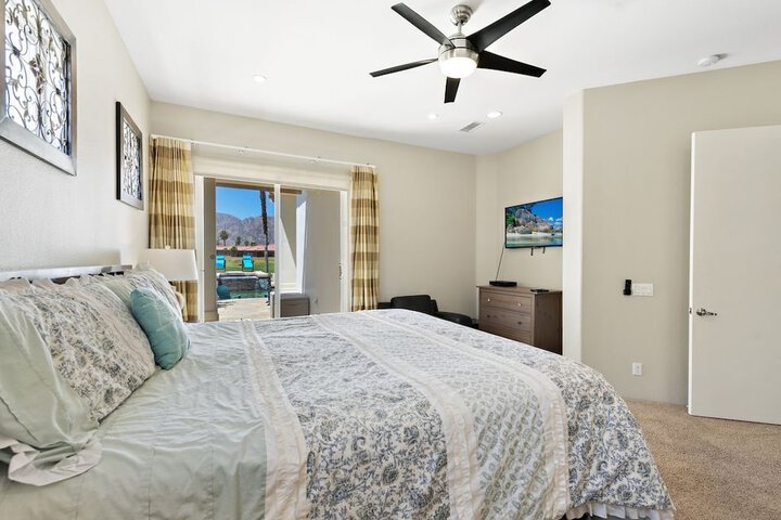 Room 5 of 38
