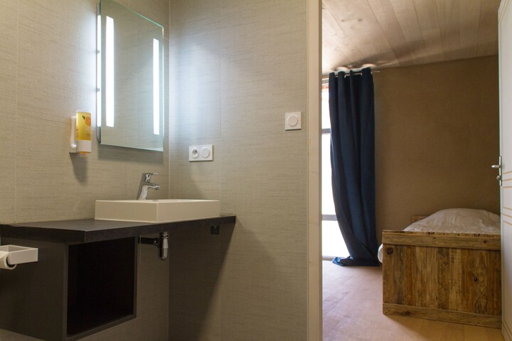 Room 15 of 26