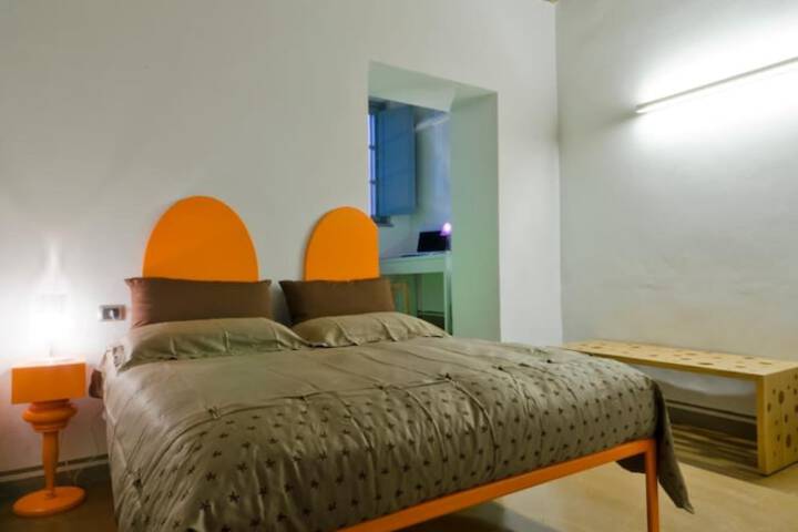 Room 12 of 48