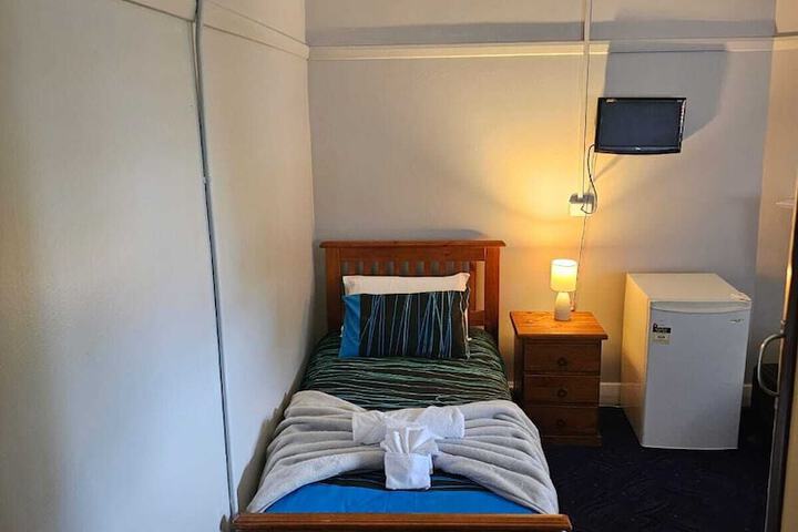 Room 3 of 17