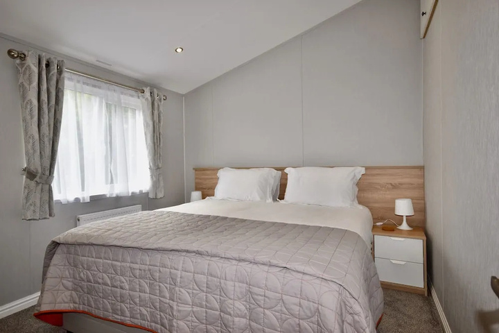 Room 5 of 14