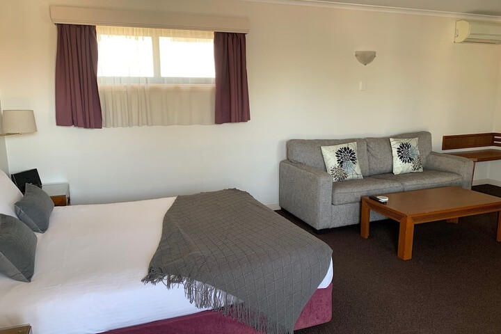 Room 16 of 52