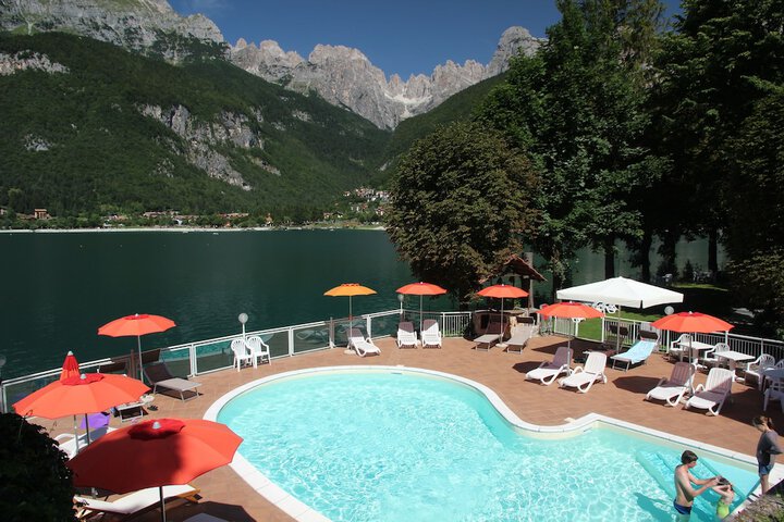 Hotel Pool