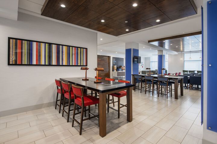 Breakfast/Coffee Service 18 of 38