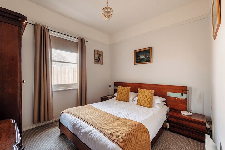 Room 8 of 20