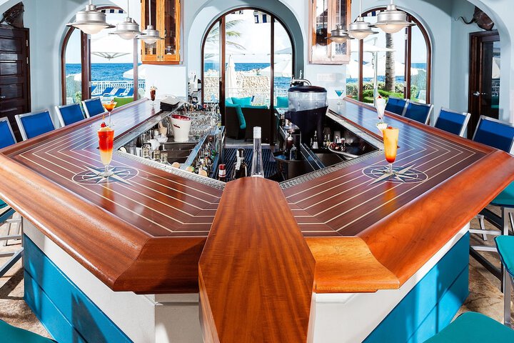 Lounge 100 of 116