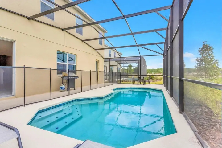 Pool 11 of 21