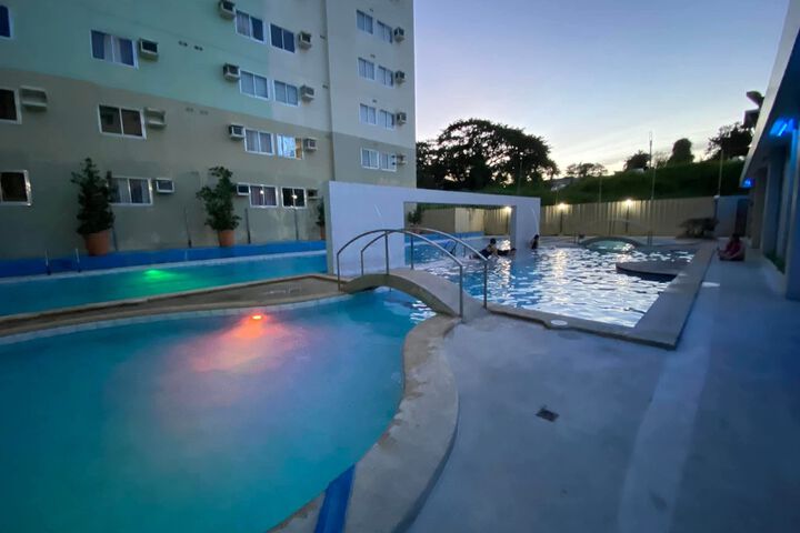 Pool 13 of 24