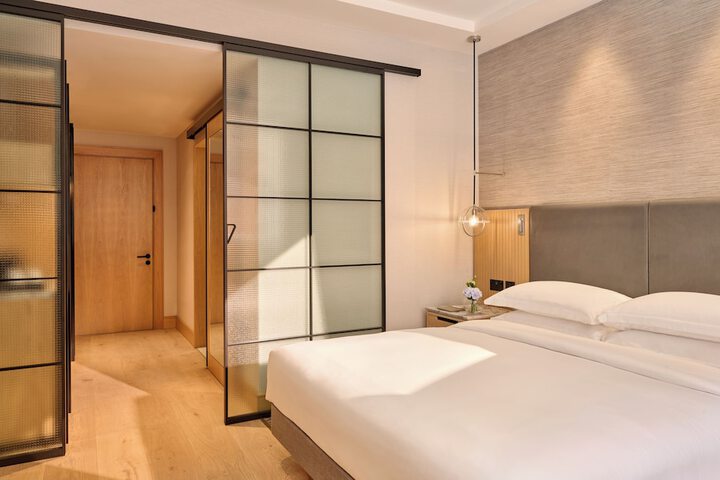 Room 35 of 78