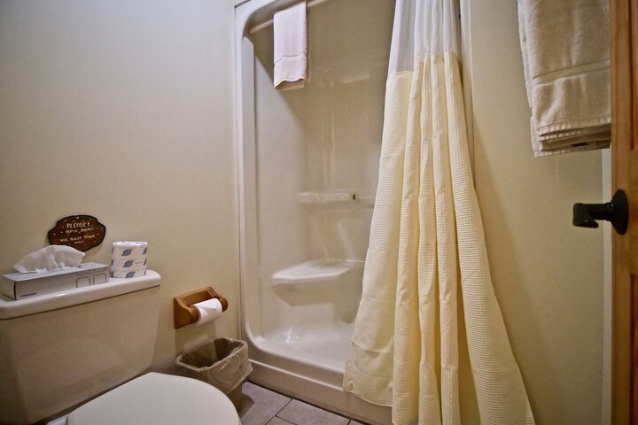Room 32 of 62
