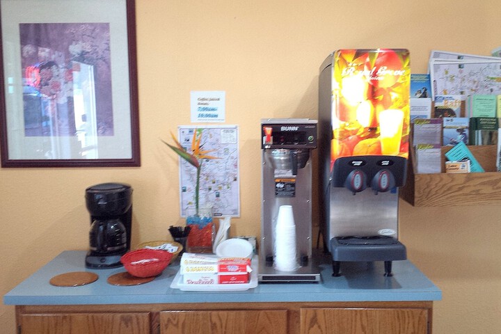 Breakfast/Coffee Service 23 of 26