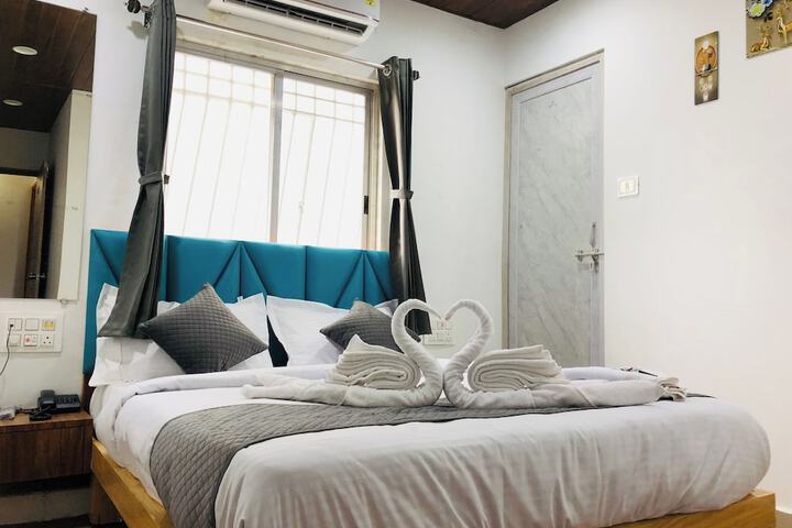 Room 3 of 12