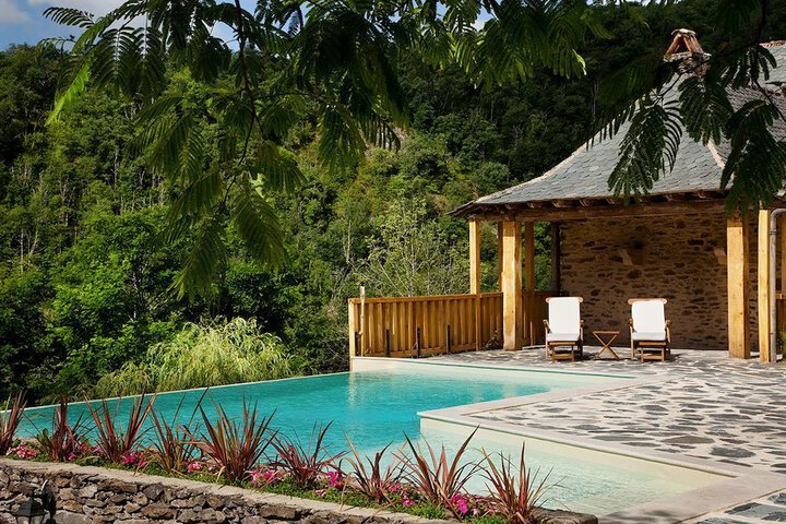 Pool 10 of 23