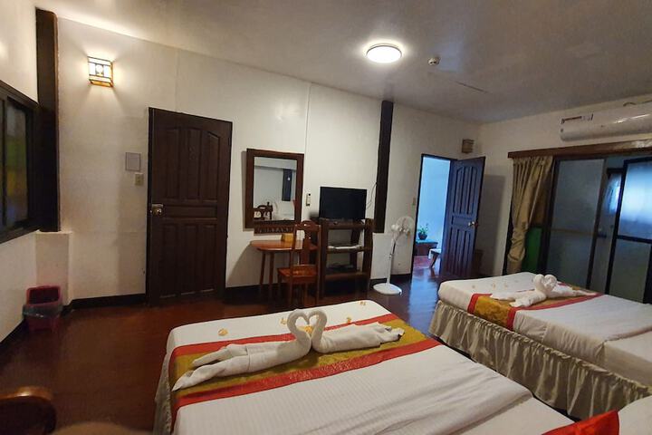 Room 30 of 141