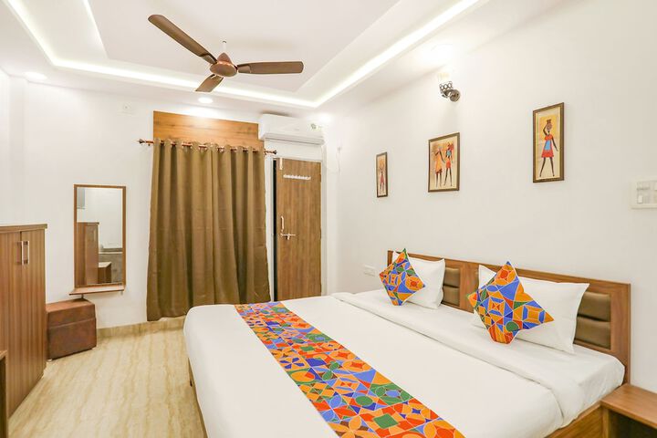 Room 16 of 29