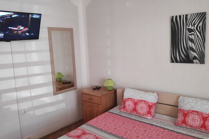 Room 9 of 35