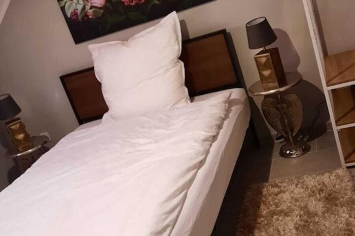 Room 2 of 11