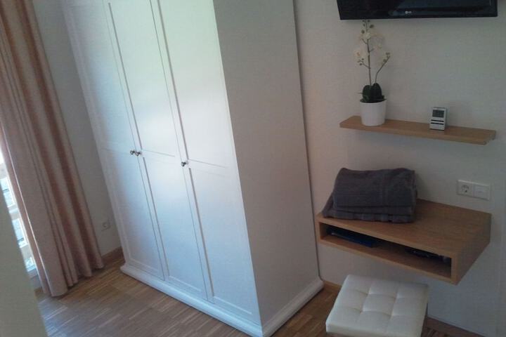 Room 11 of 29