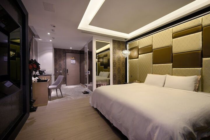 Room 17 of 113