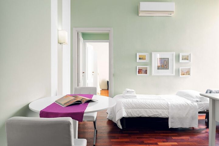 Room 6 of 14