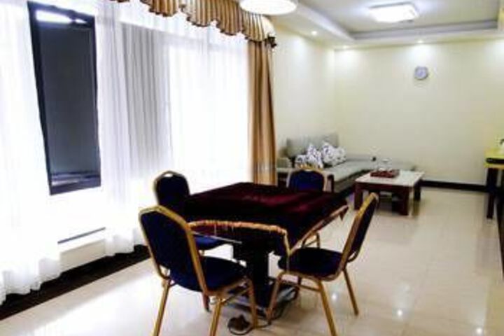 Room 8 of 8